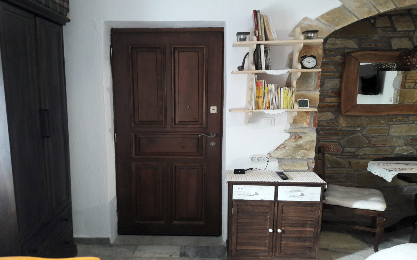 Traditional Stone House (1954), 40 sq.m., Fully Renovated, Makrinitsa, Pelion - Expansion Potential image 4
