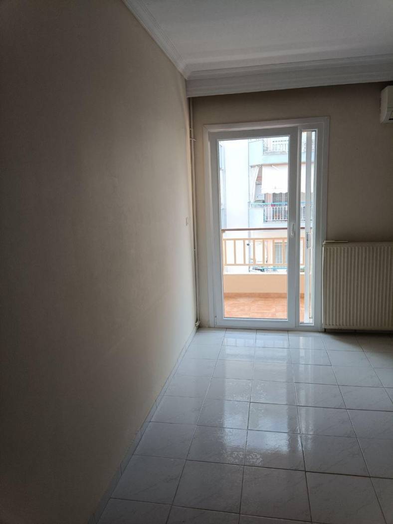 2-room flat Κομνηνών, 23, Center, Sikies
