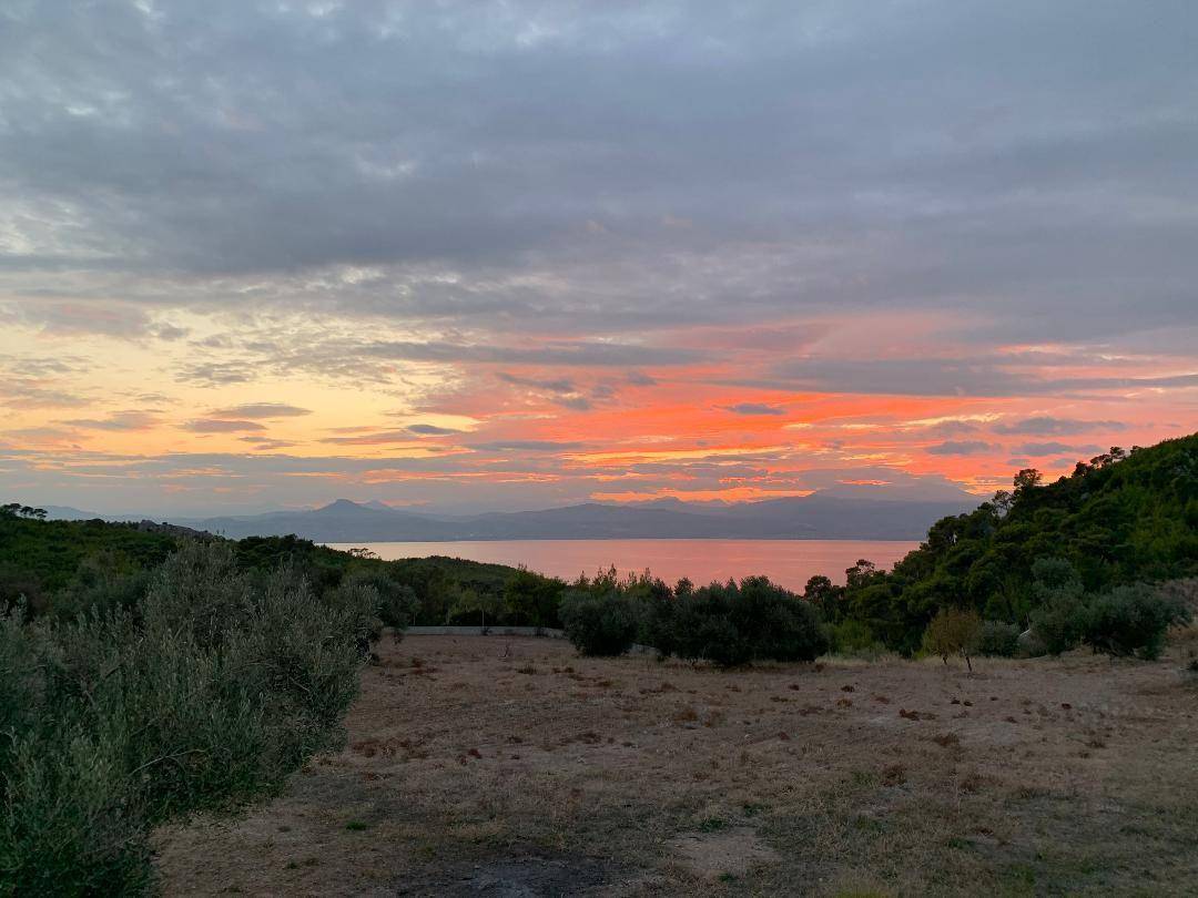 Single family villa, excellent condition, 270 m², Center, Loutraki-Perachora