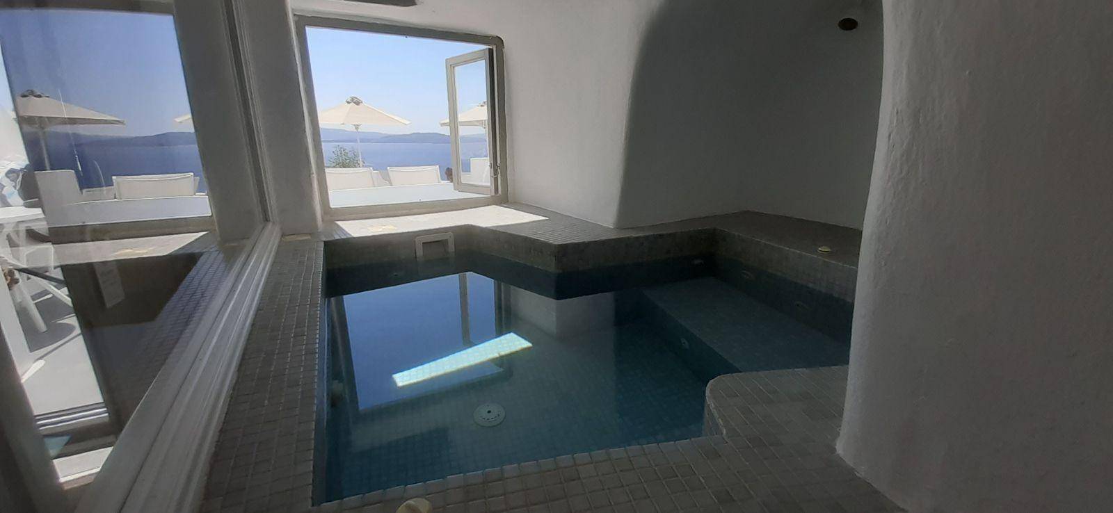 Single family villa Louka Nomikou, Oia, Santorini image 2