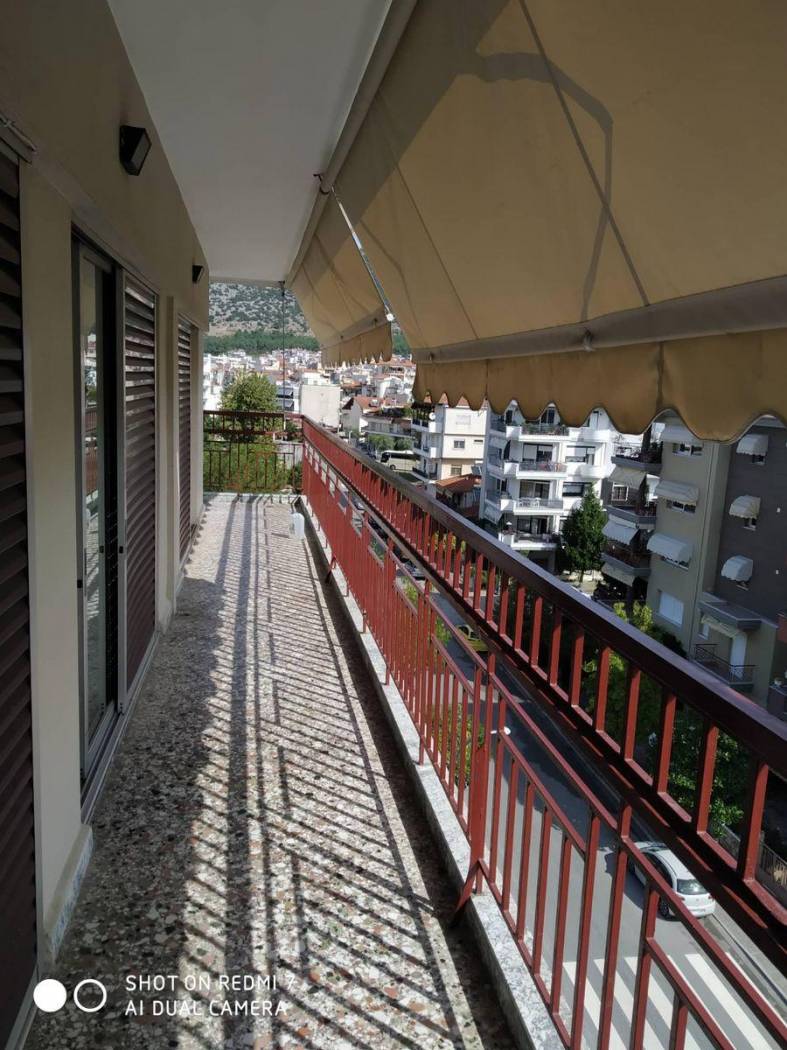 Penthouse Φιλίππου, Center, Drama