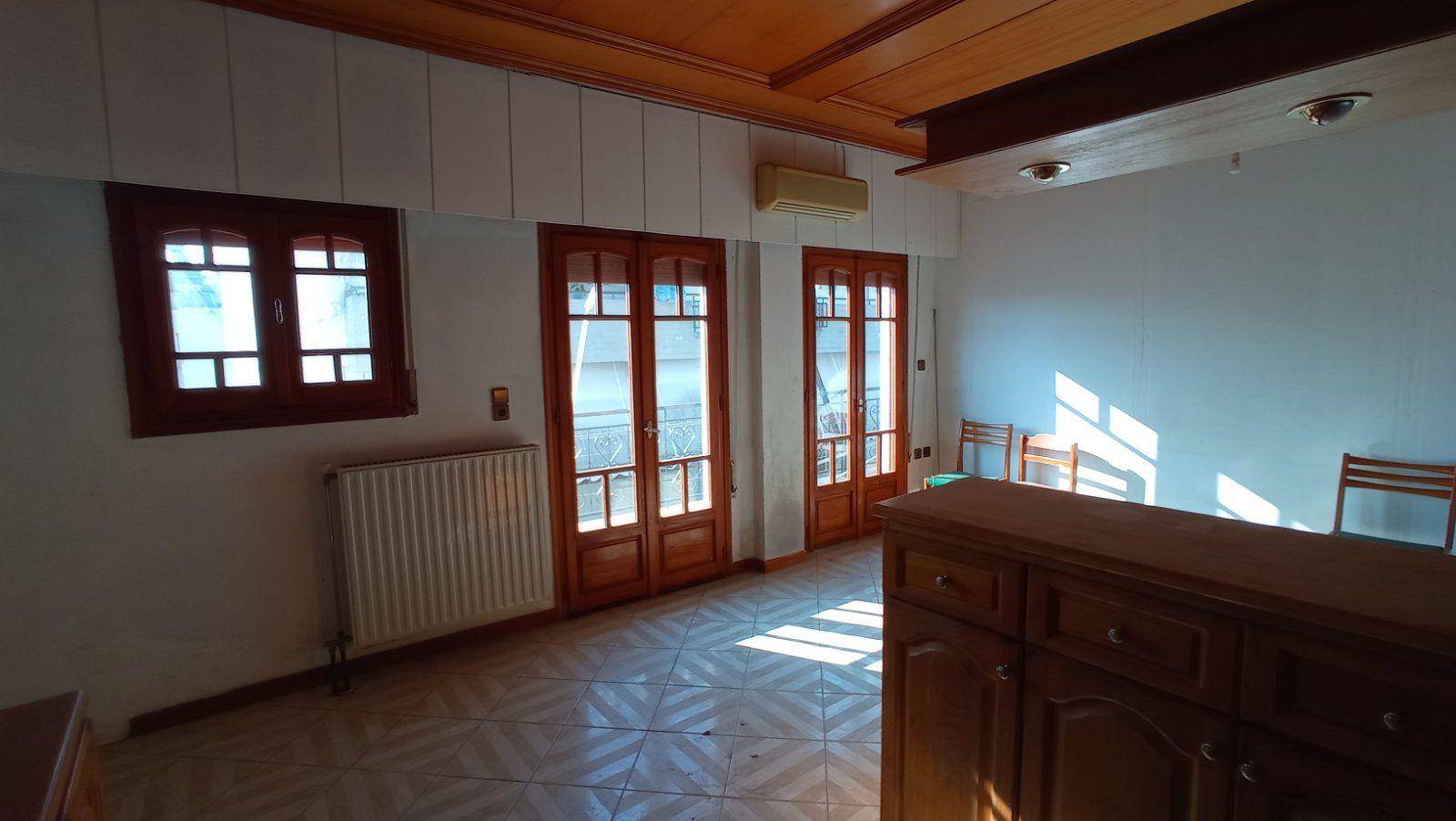 4-room flat Ολυμπιάδος Β., 10, Center, Ioannina