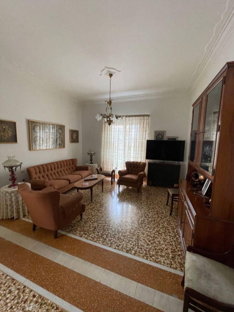 Penthouse Προποντίδος, Charavgi, Keratsini