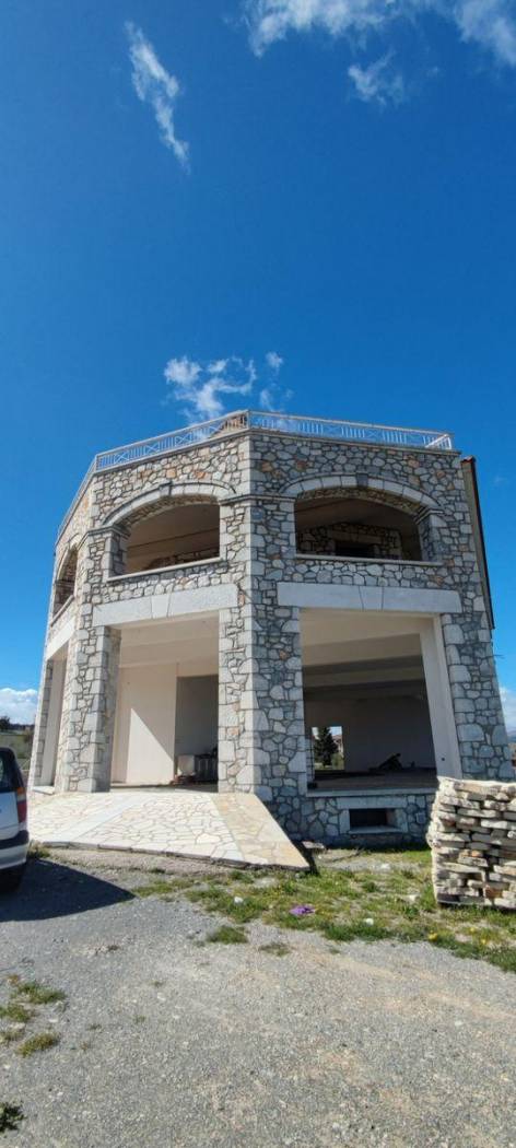 Building for Sale image 2