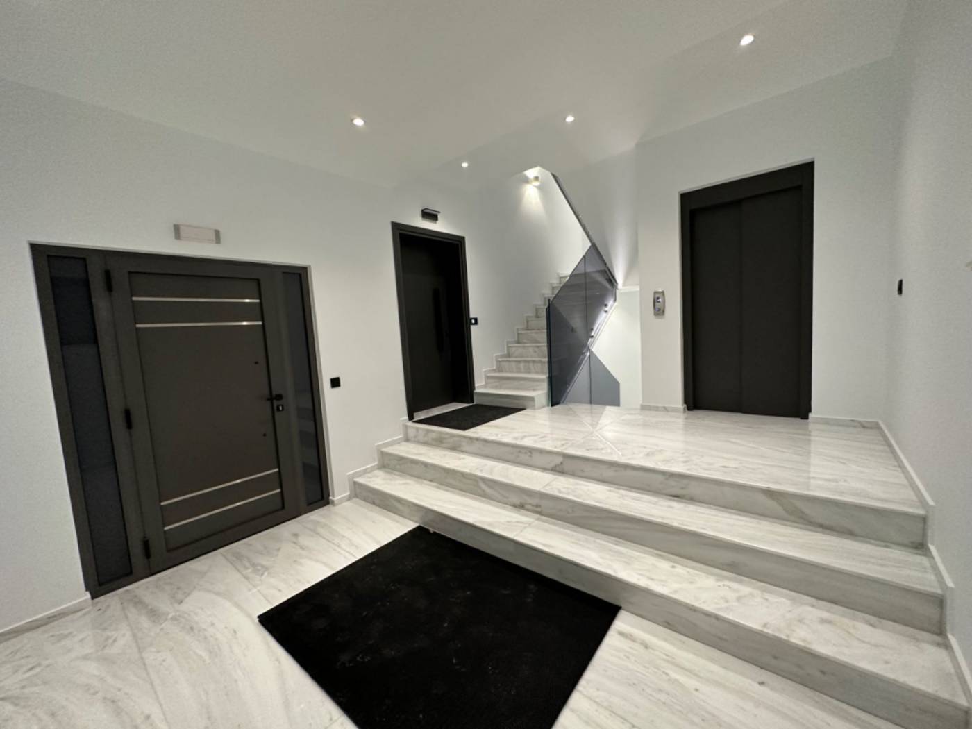 Building for Sale image 2