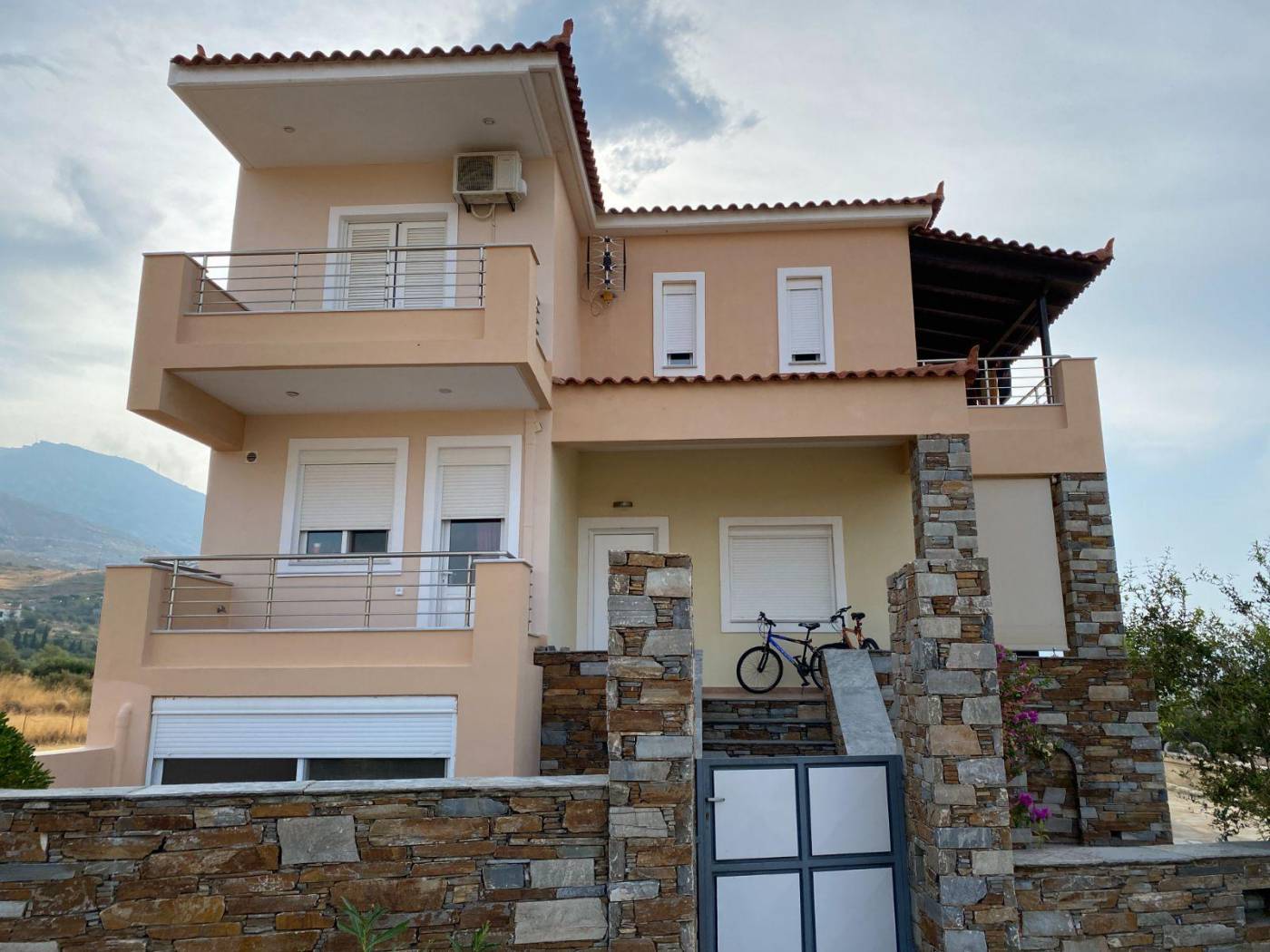 Duplex Μαυρομιχάλη, Center, Karistos