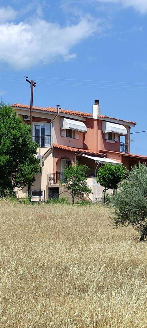 Duplex Μακεδονίας, Center, Eretria