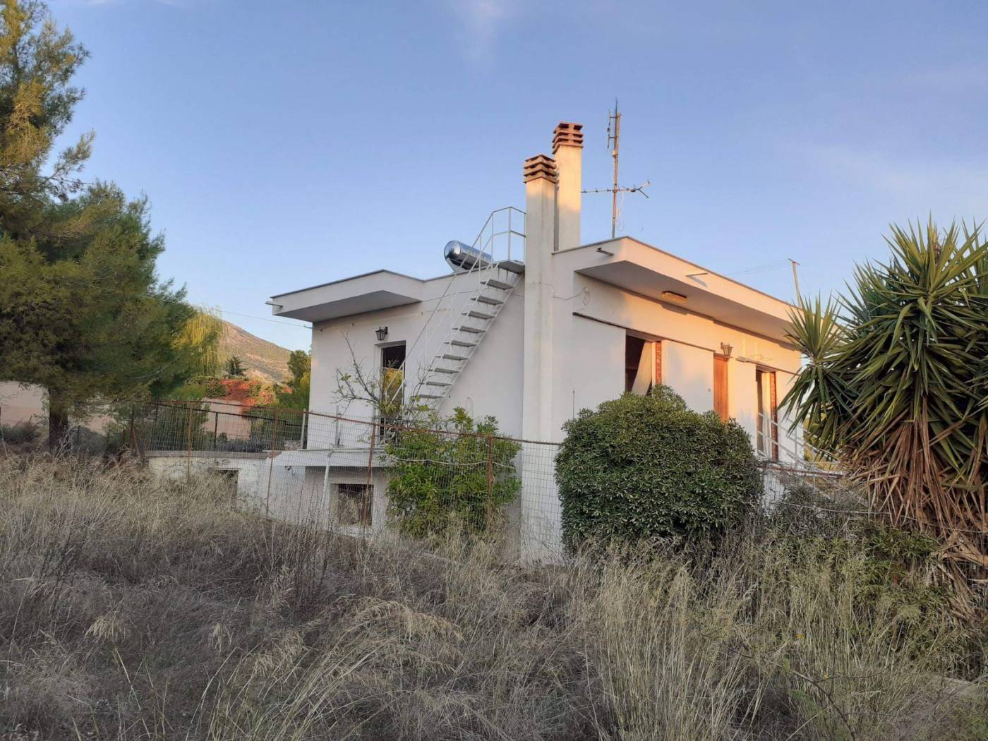 Duplex Πάρου, Center, Eretria