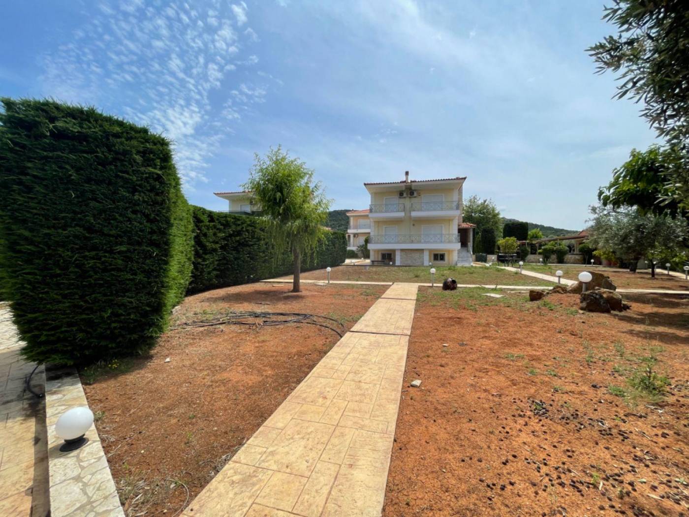 Duplex Λεωφόρος Αρχαίας Ανθηδώνος, Center, Anthidonos