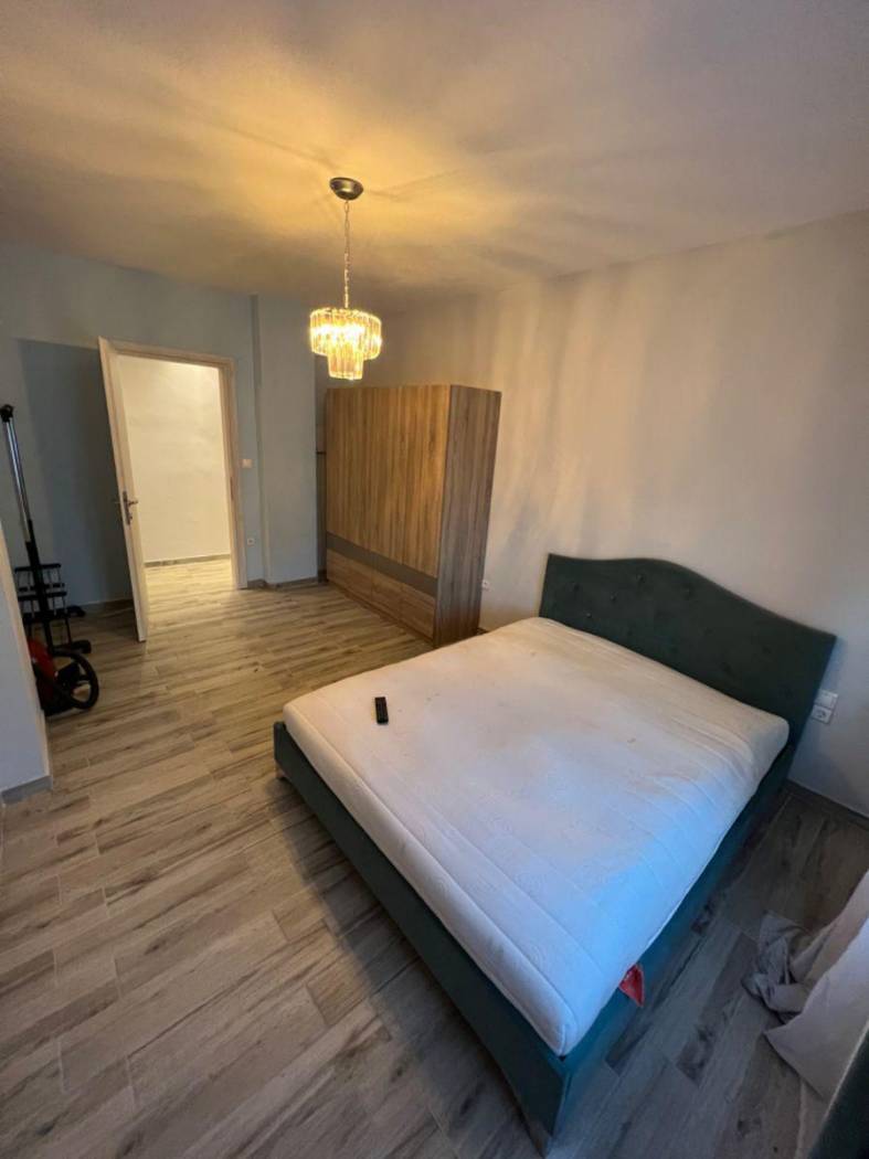 Studio Ελεύθερων, 7, 40 Ekklisies, 40 Ekklisies – Evaggelistria image 2