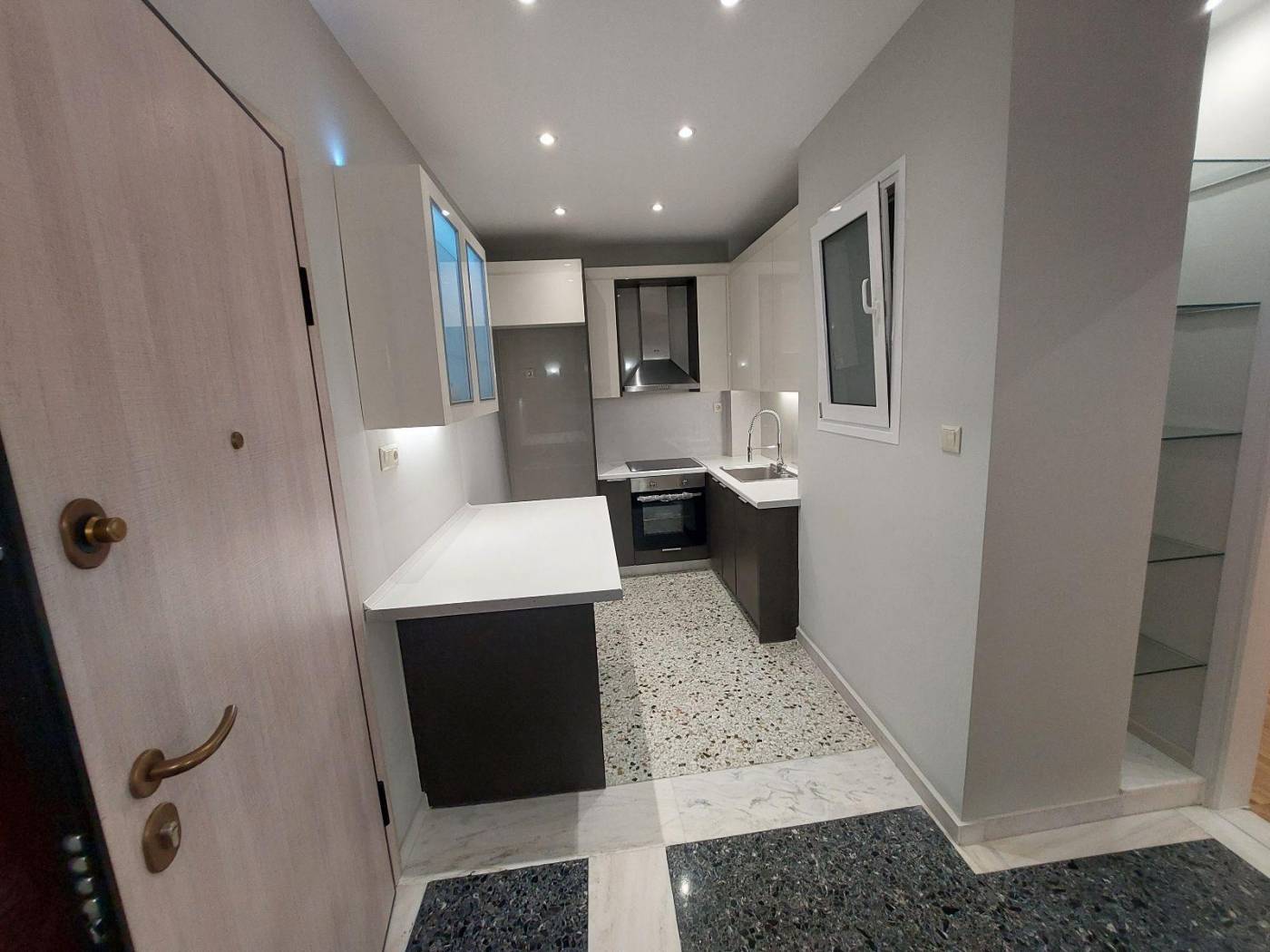 Studio Τιμοξένους, Kinosargous, Neos Kosmos